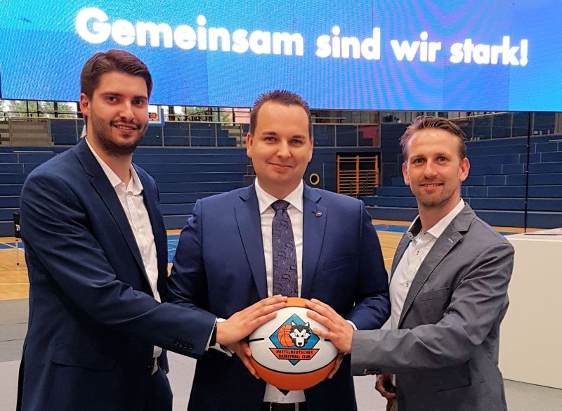 Gemeinsamer Startschuss für die MBA durch Alexander Rolle (Geschäftsführer MBA), Martin Geissler (Geschäftsführer MBC), Florian König (Geschäftsführer BVSA) v.l. // Foto: Höer Gemeinsamer Startschuss für die MBA durch Alexander Rolle (Geschäftsführer MBA), Martin Geissler (Geschäftsführer MBC), Florian König (Geschäftsführer BVSA) v.l. // Foto: Höer